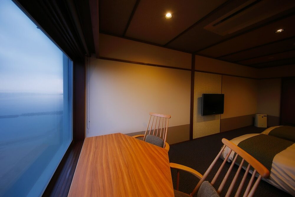 九州の旬が詰まった会席料理を部屋食で。美人湯でしっとり潤う3384705