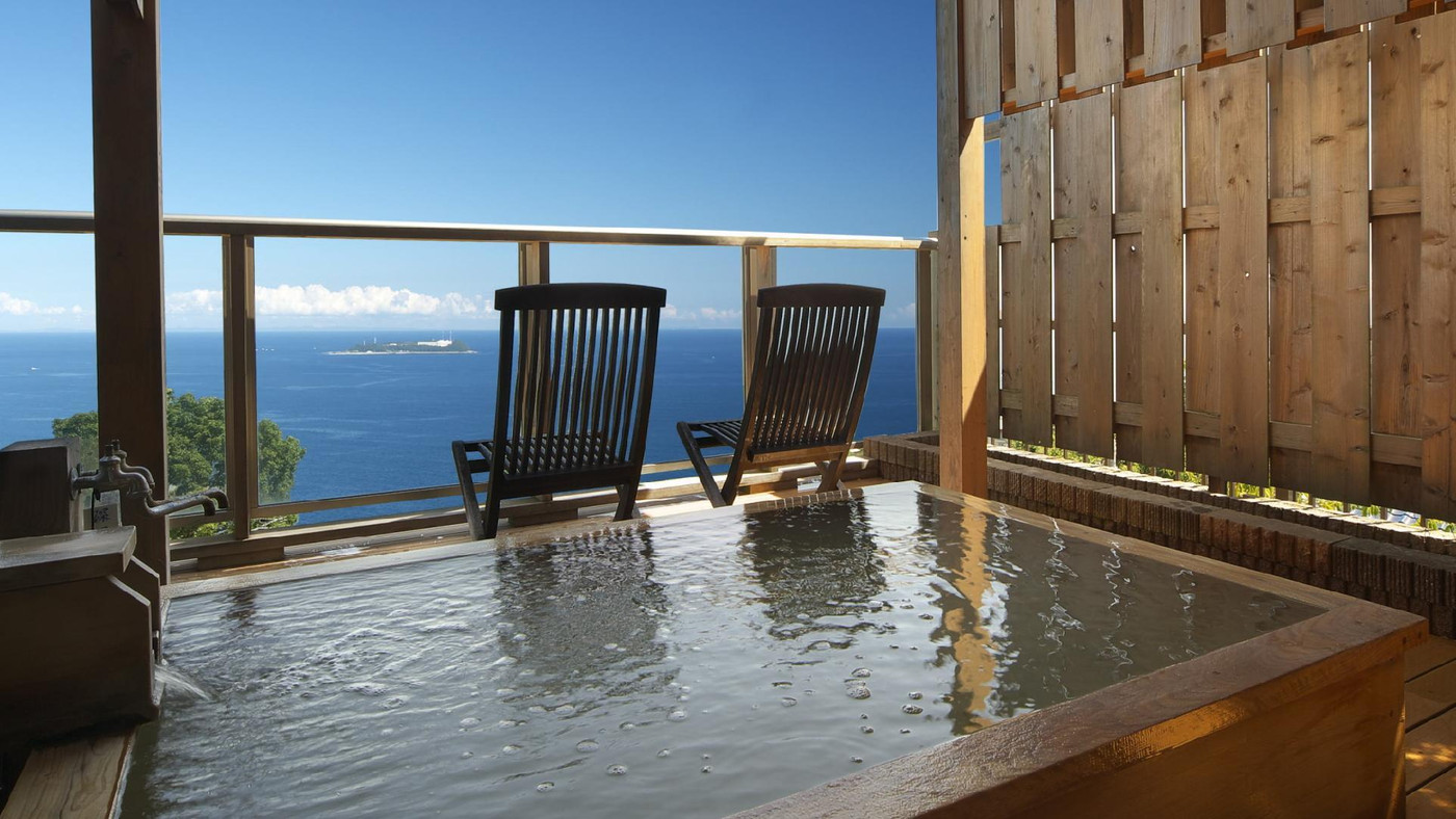 《静岡県》熱海サンビーチ・リゾート地の風景