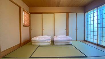 客室 / 4
