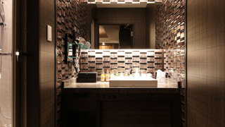 [禁煙] ラグジュアリー/スーペリアダブル キングベッド 1 台