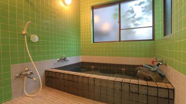 屋内スパ浴槽 / 1