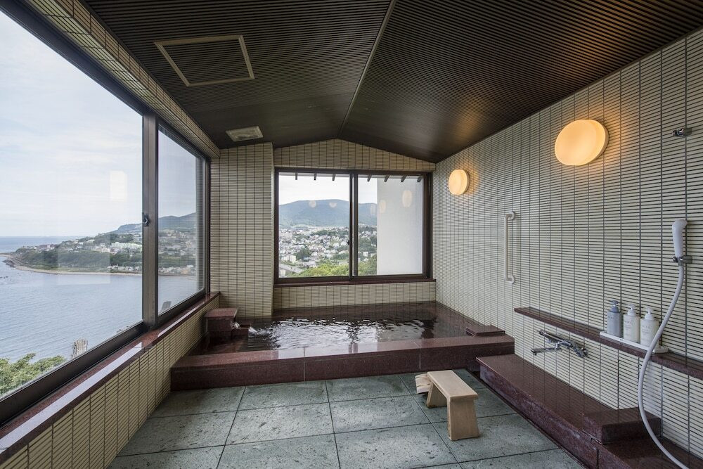 お部屋の温泉風呂もオーシャンビュー♪3483371