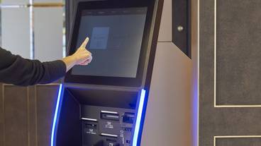 施設の入り口 / 9