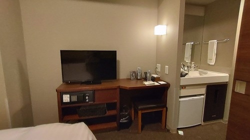 洗面所とシャワーブース、トイレは別になってます