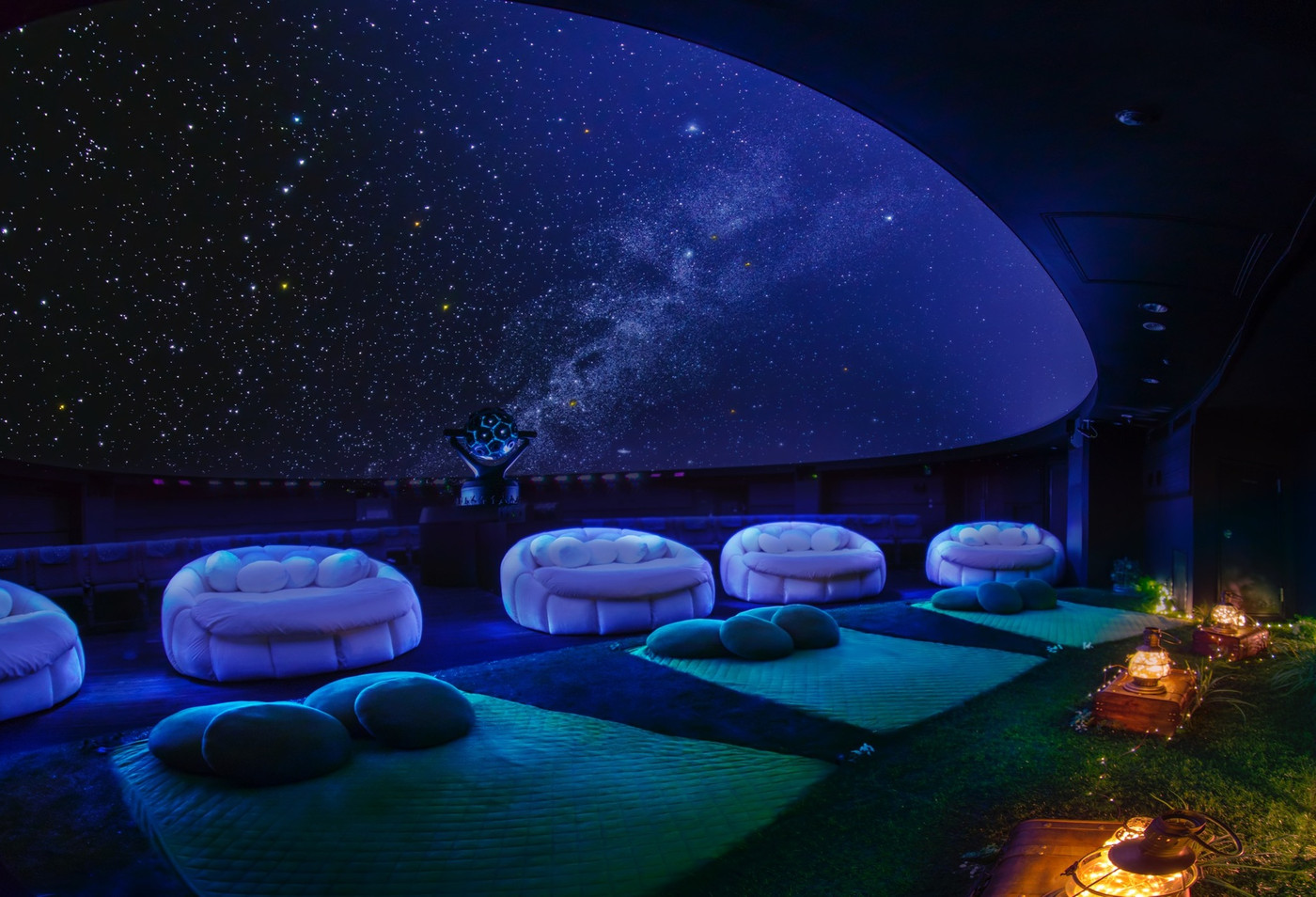 27.こだわりのシートで楽しむ星空「プラネタリウム“満天”in 池袋サンシャインシティ」2346155