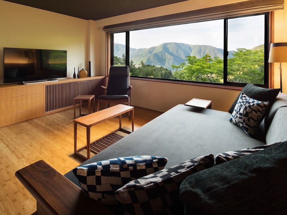 今宵はお酒を飲み明かす大人の女子会♡4262483