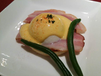 「ヴァンセーヌ」料理 701462 エッグベネディクト