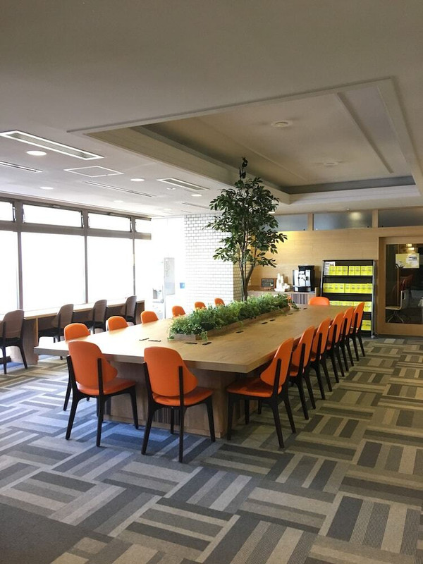 ロビーラウンジ