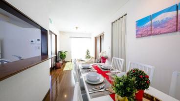 客室内のダイニングエリア / 12