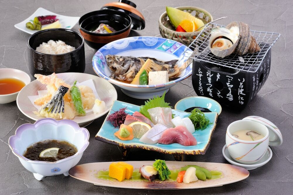 4. 来島大橋が見えるお部屋も!海鮮好きにはたまらない「大潮荘」4084594