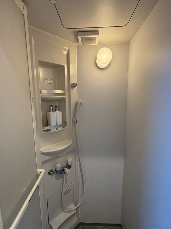 バスルームのシャワー