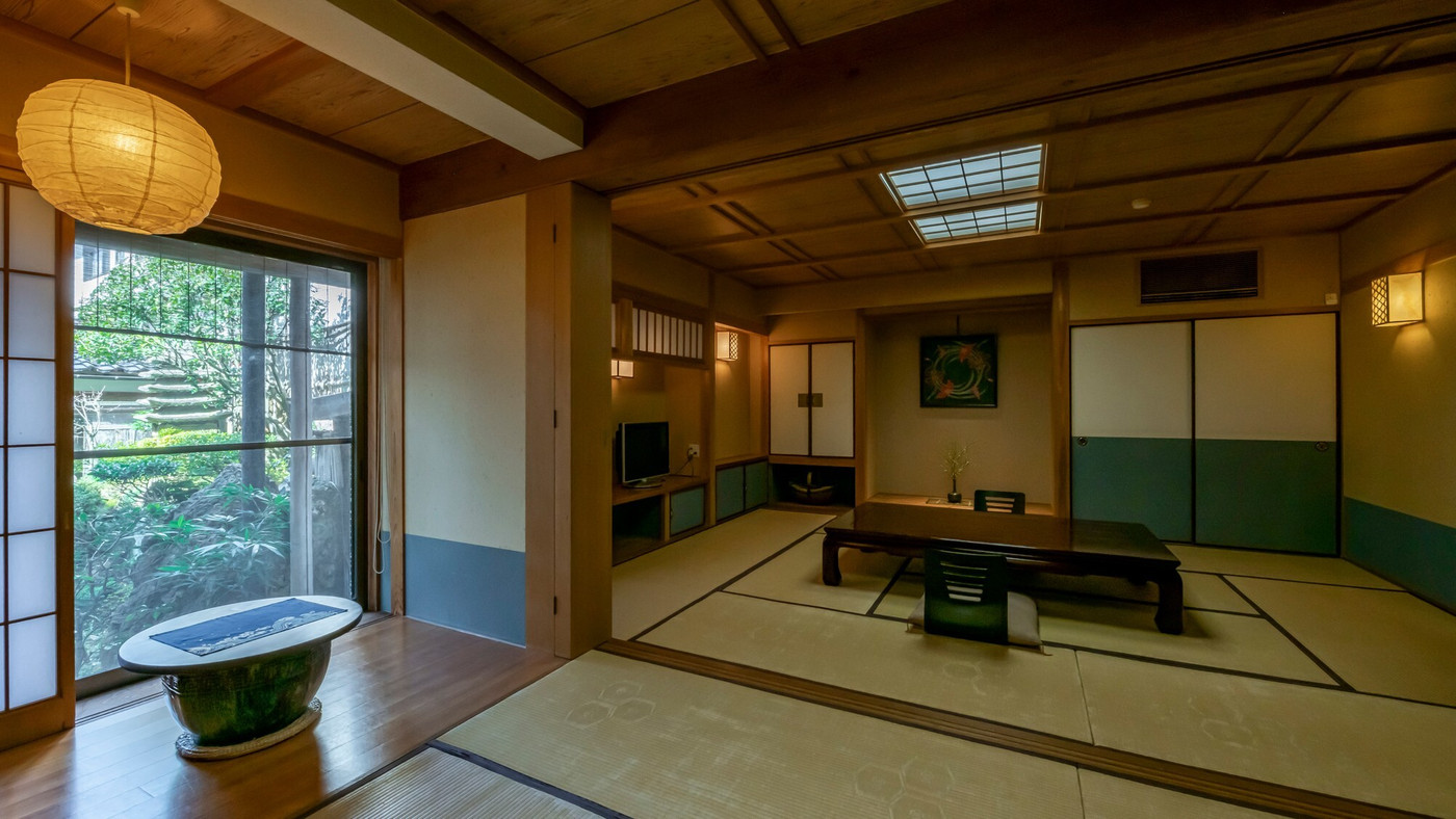 温泉旅情を感じる天然温泉にしっぽりと浸る4085296