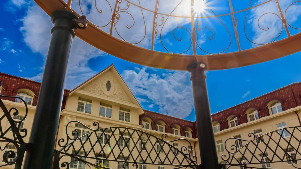 「宝塚駅」に到着
心を躍らせてホテルへ / 2