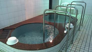 屋内スパ浴槽 / 1