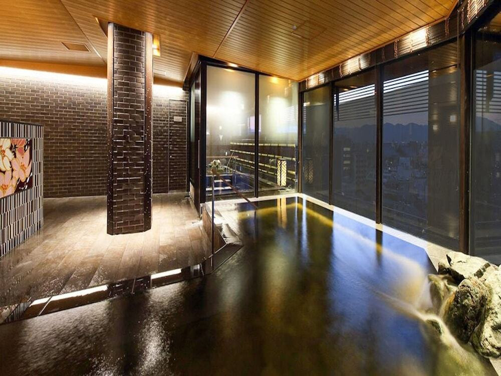 京都駅近くながら温泉が！天然温泉かけ流し風呂付きの特別室で癒されて3528770