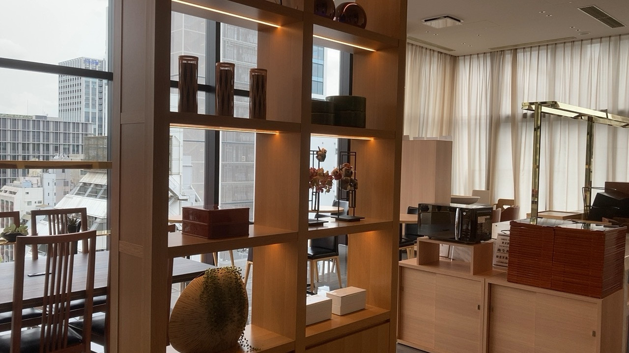 朝食会場はフロント横です