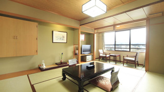 和室　8-10畳　町側