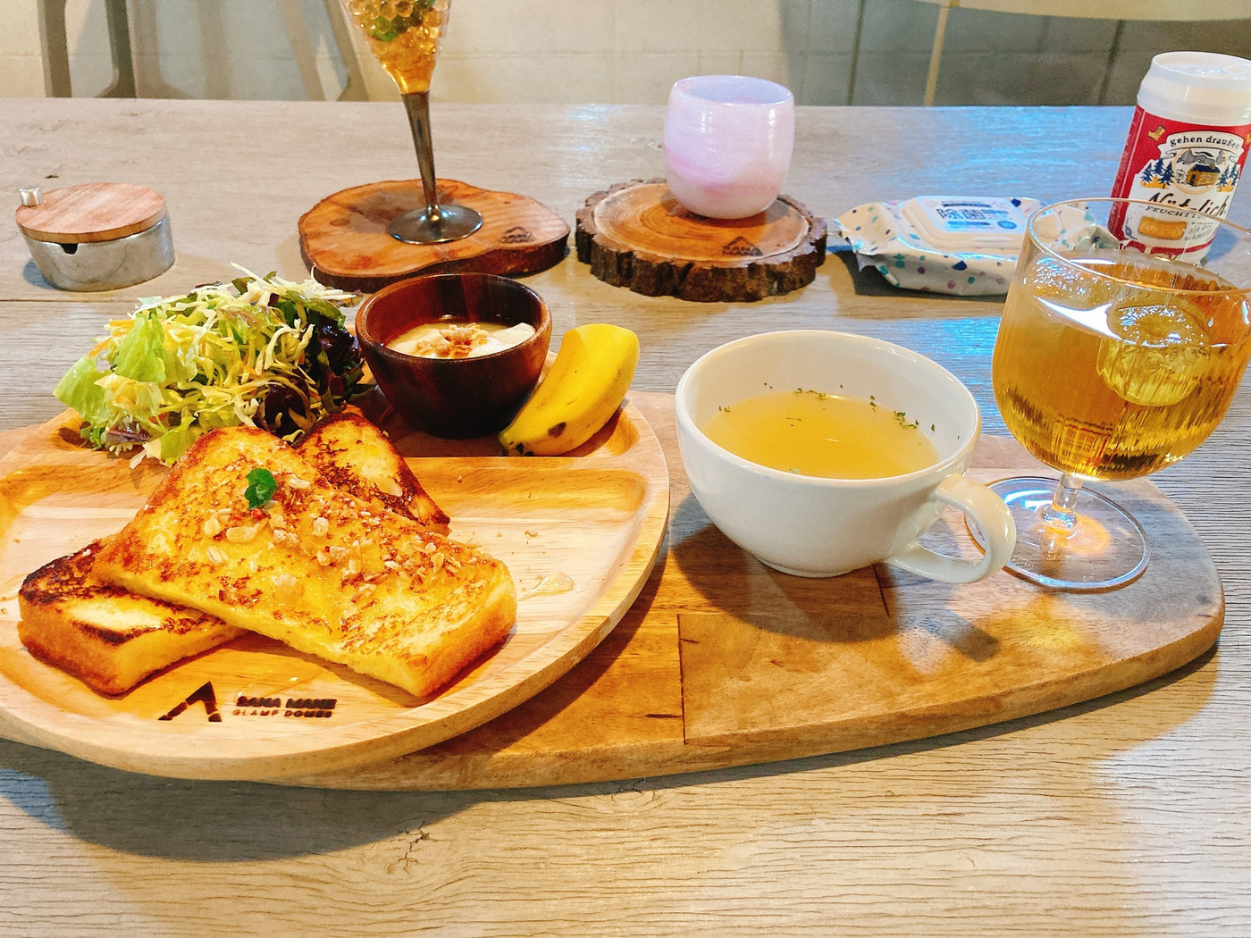 気分が高まるカフェ風朝食2462750