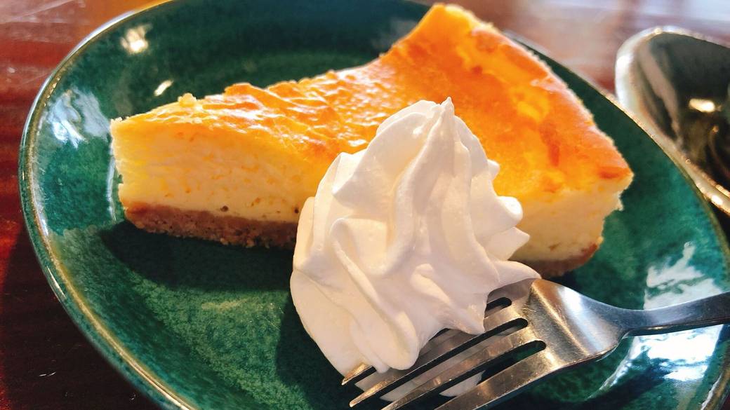 温泉街の人気店
「柏屋カフェ」で一息 / 3