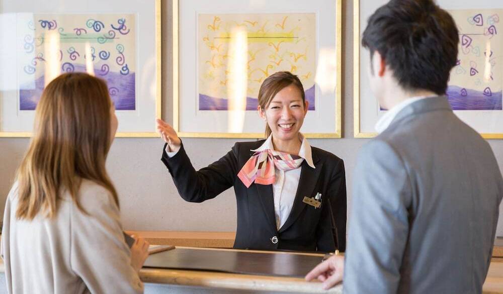 「ホテル鷗風亭」フロント / 3