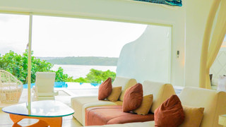 ディロス（Type E 温水インフィニティプール・屋上テラス付き・大人定員４名）