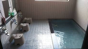 屋内スパ浴槽 / 1