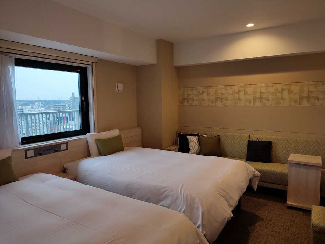 ソファに付いているサイドテーブルが可動式で使いやすかった