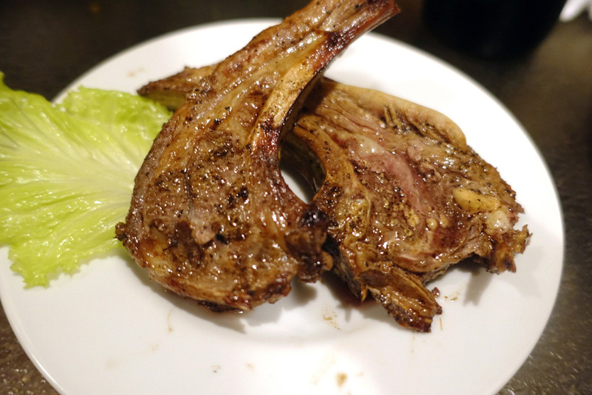 「Bistro ひつじや」料理 895610 ラムチョップはすこし脂っぽい