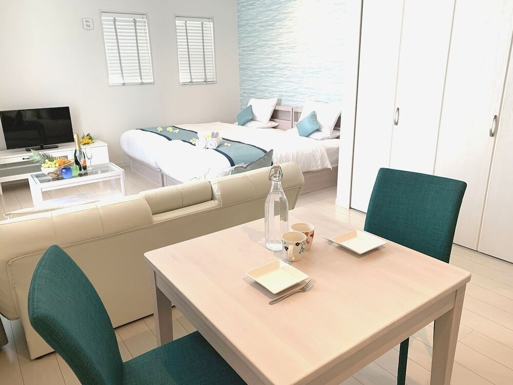 客室内のダイニングエリア