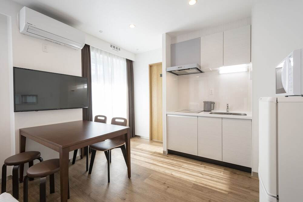 客室内のダイニングエリア