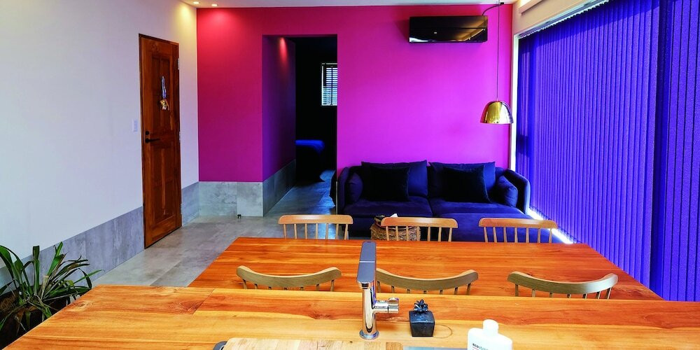 客室内のダイニングエリア