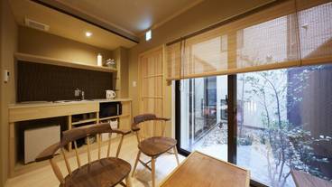 客室内のダイニングエリア / 17