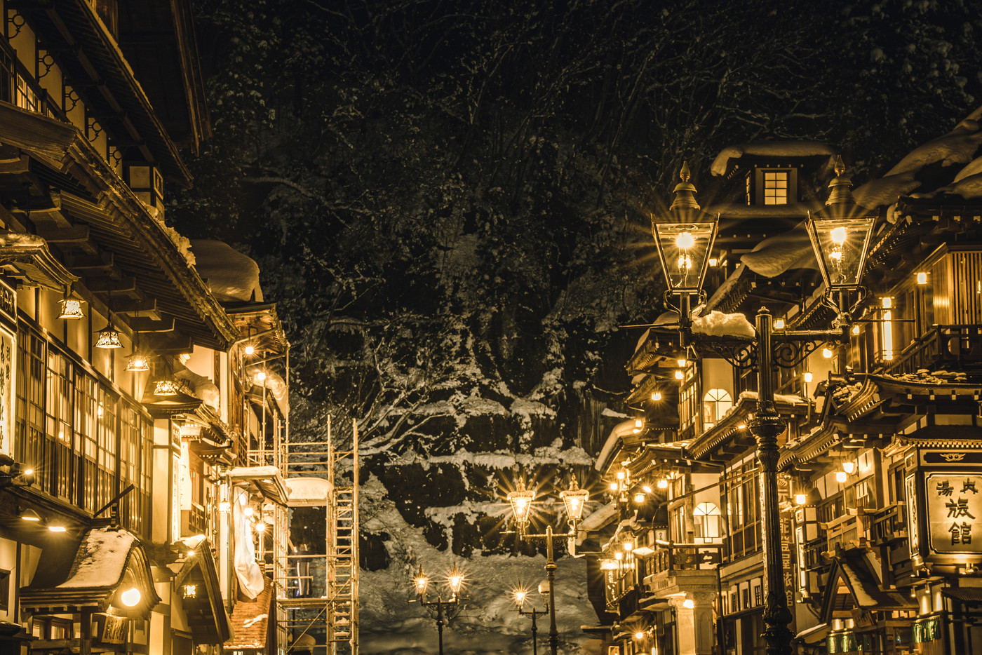 銀山温泉の風景 積雪のある冬の夜 山形県尾花沢市