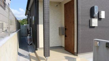 施設の入り口 / 3