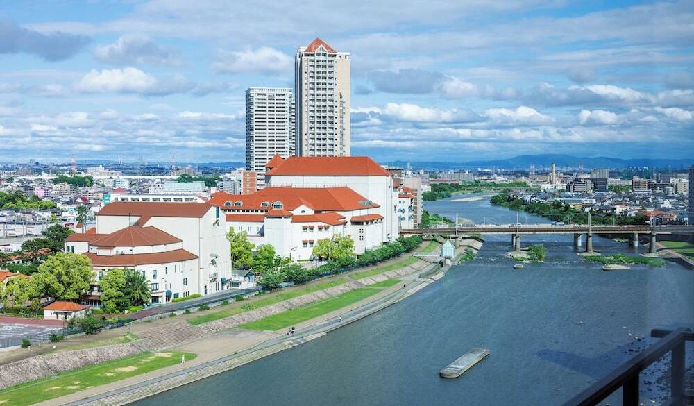 リバーサイドの眺め / 2