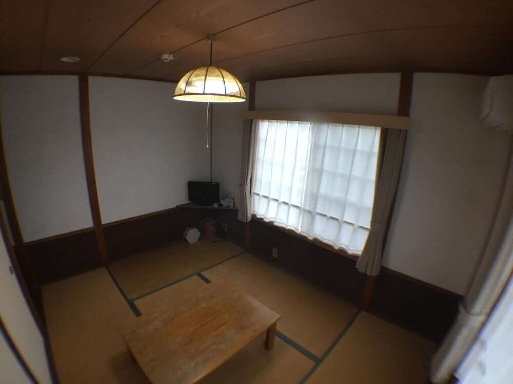 客室内のダイニングエリア