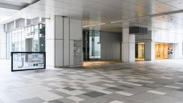 施設の入り口 / 16