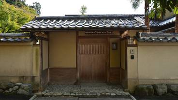 施設の入り口 / 10