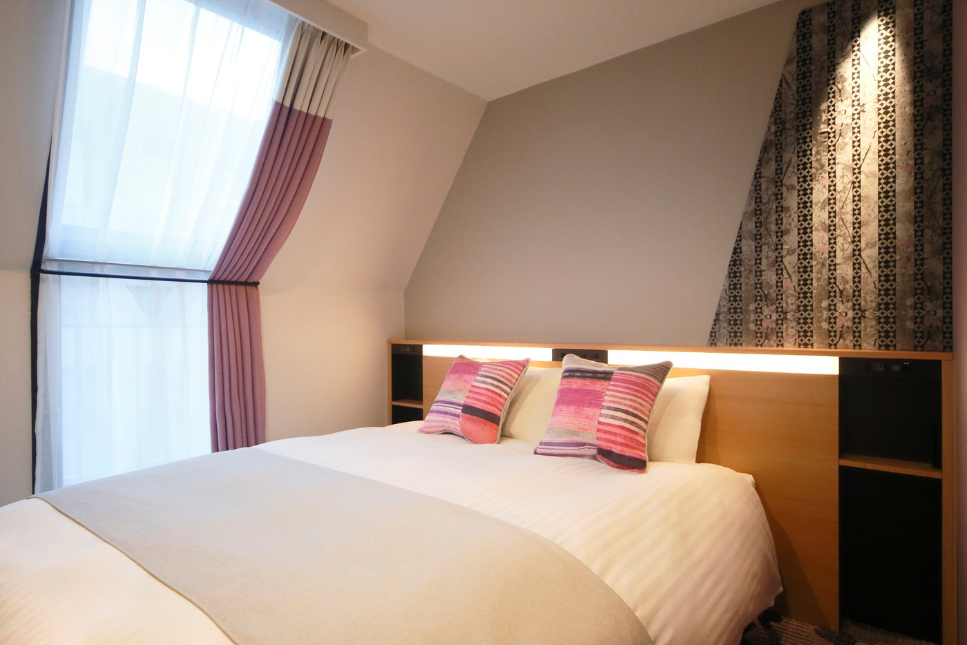 ロケーション抜群！色彩豊かな部屋が魅力のホテル3648512