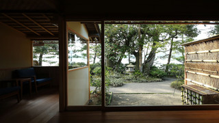 ラグジュアリー 4 人部屋 禁煙