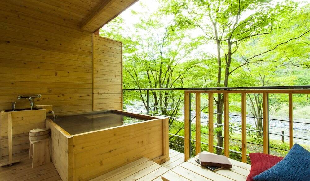 客室露天風呂の例 / 1