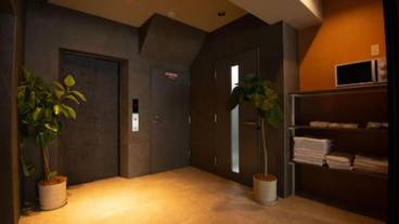 内部エントランス / 1