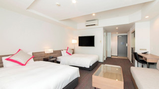 Deluxe Twin / with Washer & Dryer