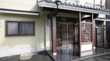 施設の入り口 / 3