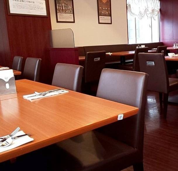 ホテルのレストランの内装 / 3