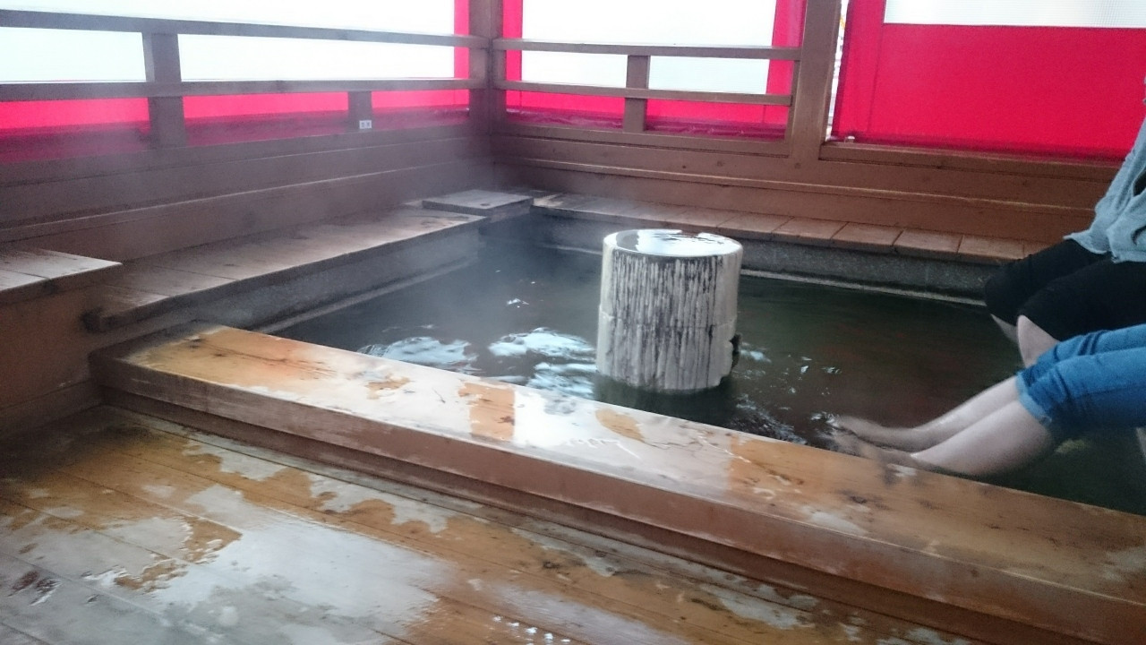 3.和傘アートのライトアップが幻想的な「あしゆ湯足美(ゆたび)」2341403