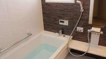 深めの浴槽 / 11