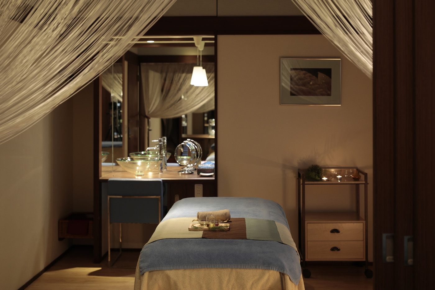 モダンな露天風呂に浸かりながら宍道湖を眺める贅沢3563272