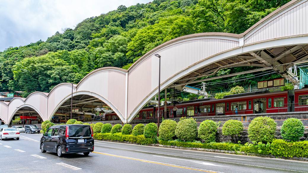 レンタカーで箱根に到着
夫婦で夏の息抜き旅行 / 1