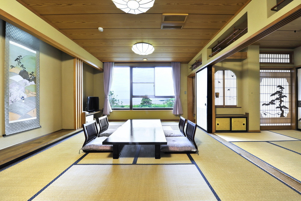 地魚料理が自慢の温泉宿！子どもも楽しめる少量のお造りが嬉しい4059777